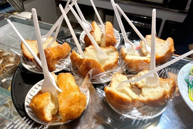 Eating Naples Street Food Tour with Guided Tasting and Sightseeing - Exploring the Itinerary in Detail