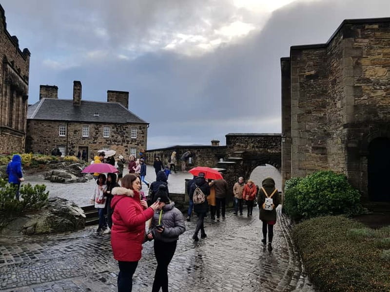 Edinburgh Castle: Guided Tour in Spanish - Key points / Takeaways