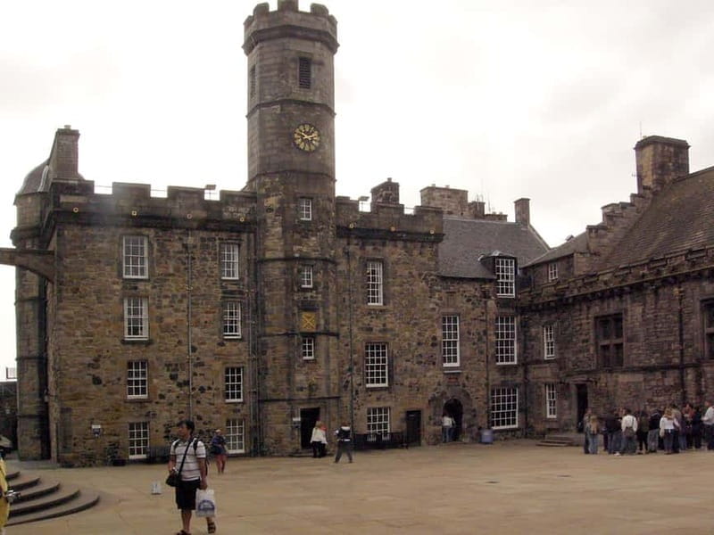 Edinburgh Castle: Guided Tour in Spanish - Practical Details and Value