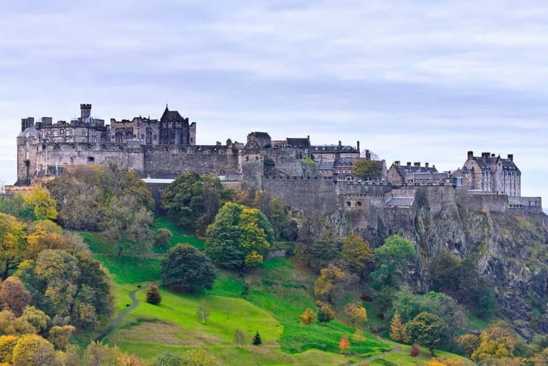 Edinburgh Castle: Guided Tour in Spanish - Who Will Love This Tour?