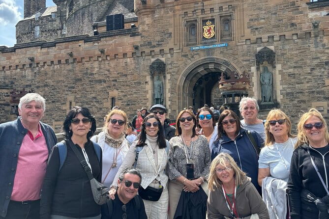 Edinburgh Castle & Royal Mile Walking Tour - Ticket Included - Key Points