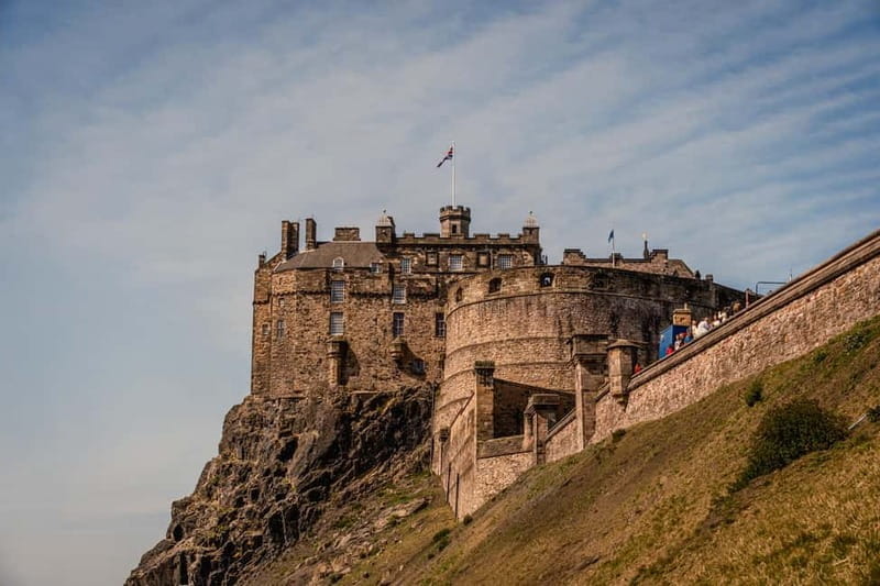 Edinburgh Castle Tickets & Tour - Scottish Guide In a Kilt - The Guide: A True Scotsman in Action