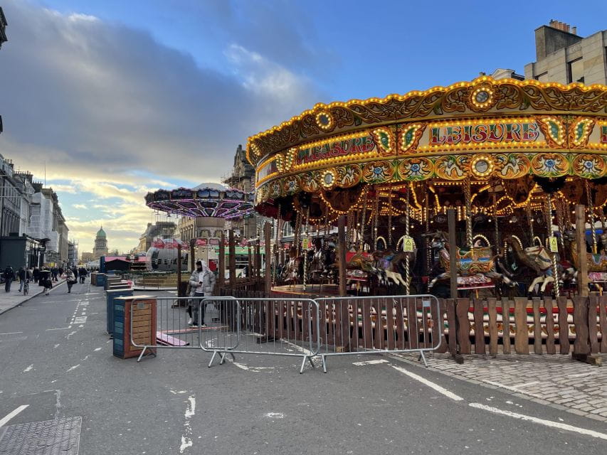 Edinburgh: Christmas Walking Tour With Gingerbread Treat - Gliding at the Ice Rink