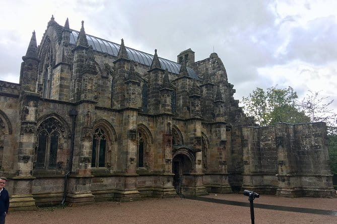 Edinburgh City private driving tour Castle Rosslyn Chapel - Exploring Edinburgh’s Highlights in a Day