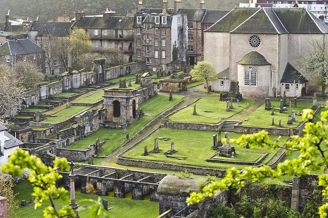 Edinburgh Darkside Walking Tour: Mysteries, Murder and Legends - Overview of the Tour