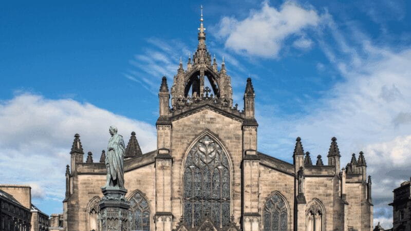 Edinburgh: Discover Edinburgh's Old Town Walking Tour - The Itinerary: A Walk Through Edinburgh’s Historic Heart