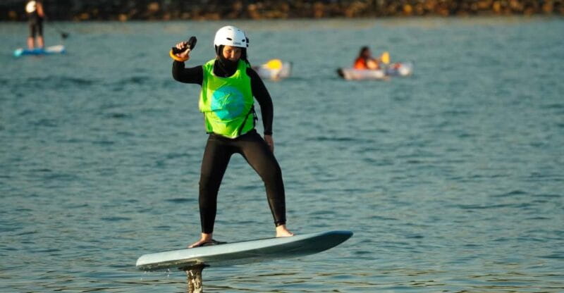 Edinburgh: Fly Over Water On an Electric Hydrofoil Surfboard - Key points / Takeaways