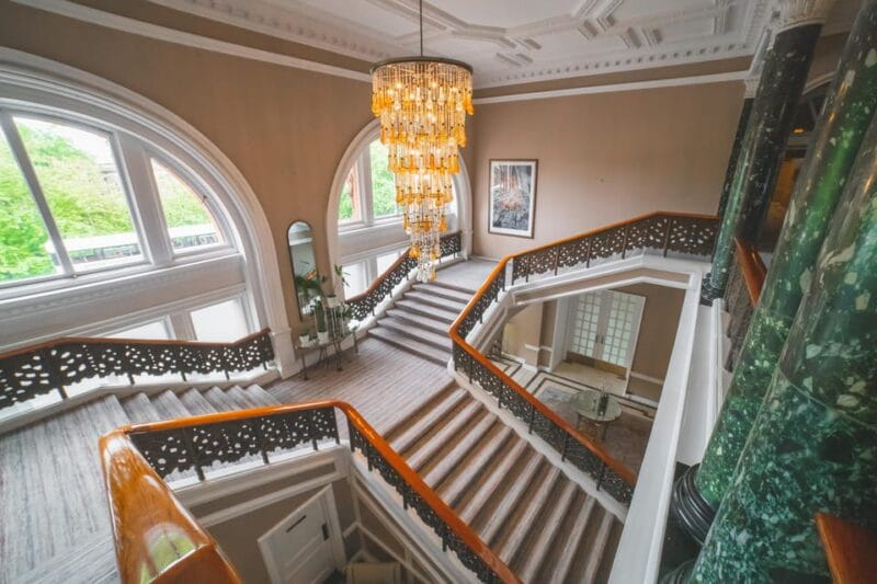 Edinburgh: Magic show, with famous magician, in luxury hotel - Key Points / Takeaways