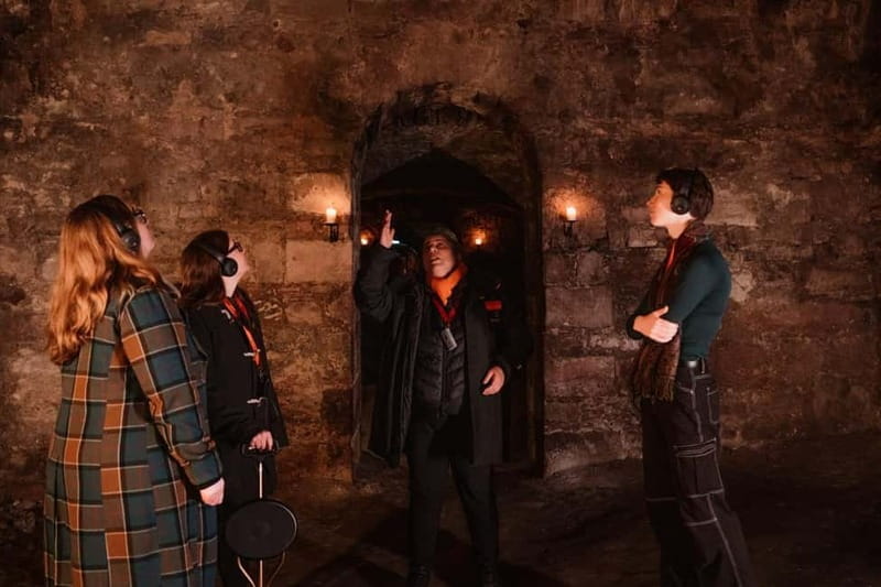 Edinburgh: Multi-Sensory Small-Group Historic Vaults Tour - Entering The Underground Vaults: What to Expect