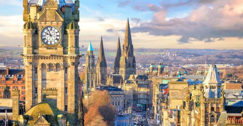 Edinburgh Old Town Highlights Private Guided Walking Tour - The Heart of the City — The Royal Mile