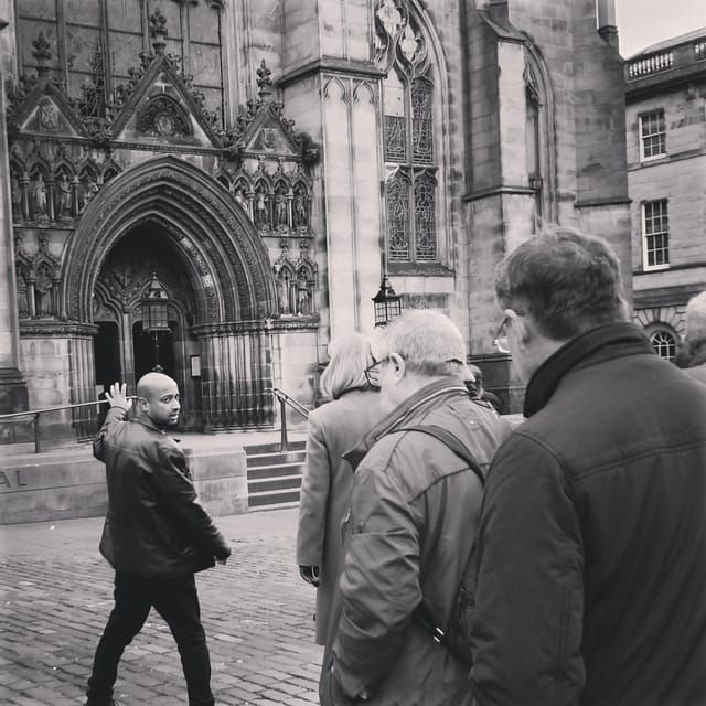 Edinburgh: Old Town Highlights Walking Tour - Price and Logistics: Good Value for a Compact Experience