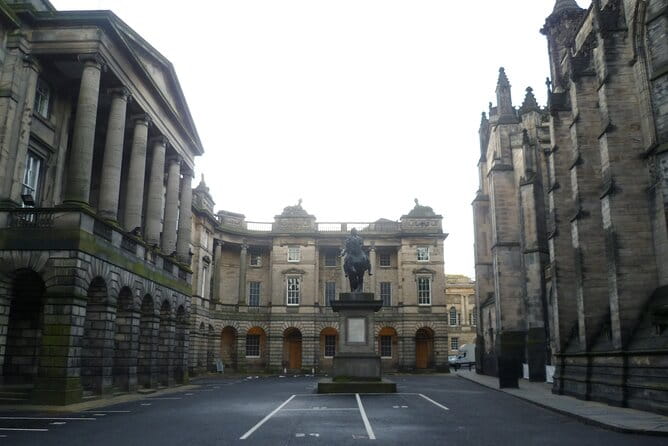 Edinburgh Old Town Private Self-Guided Tour - Who Should Consider This Tour?