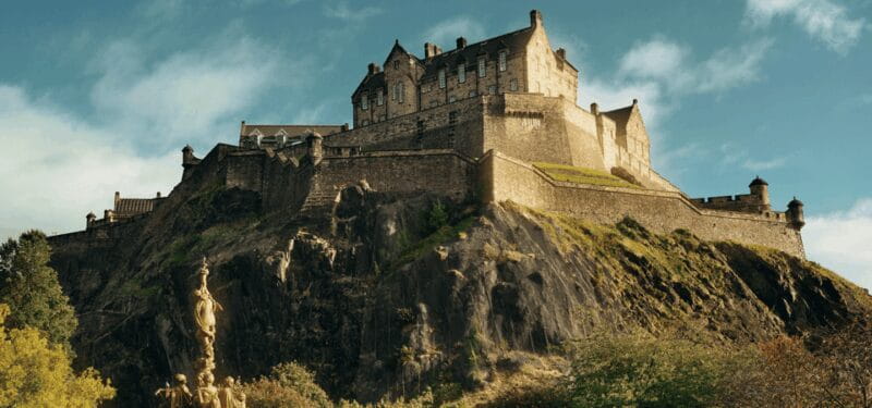 Edinburgh: Old Town Walking Tour with an APP - Who This Tour Suits Best