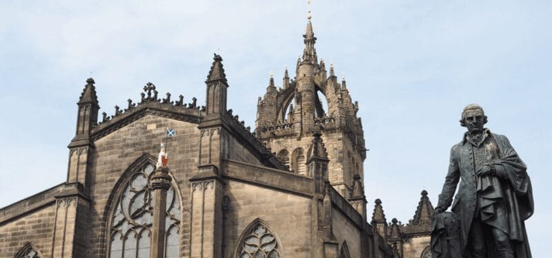 Edinburgh: Old Town Walking Tour with an APP - FAQs