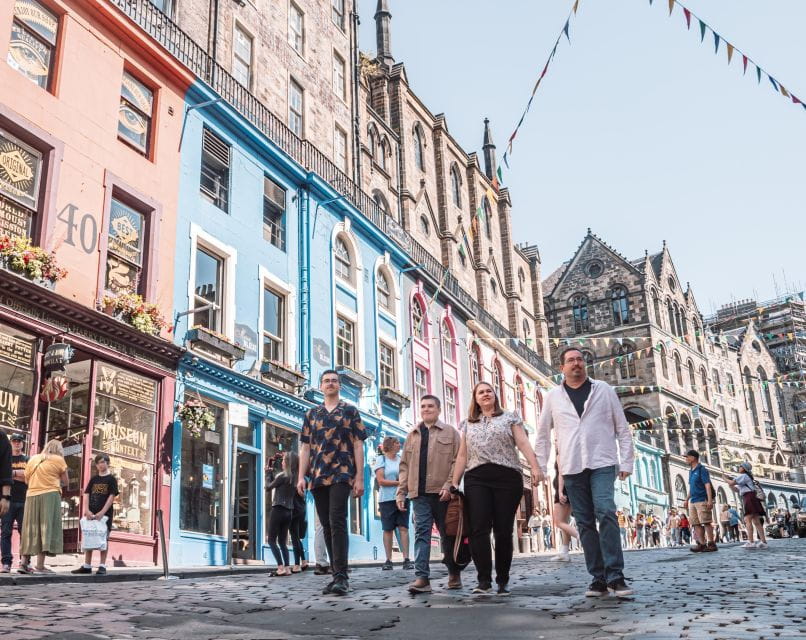 Edinburgh: Photo Shoot With a Private Vacation Photographer - Dress Code and Footwear