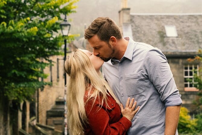 Edinburgh Photoshoot for Couples, Families & Solo Travellers - The Full Experience: What to Expect