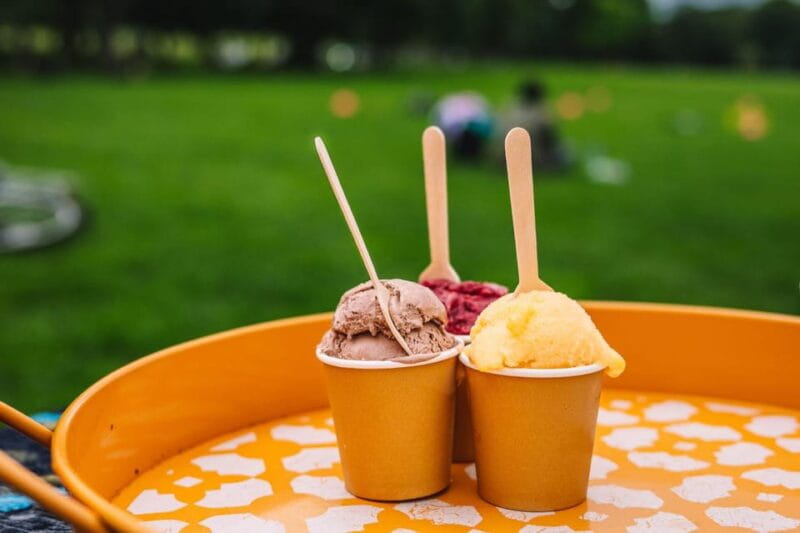 Edinburgh: Plant-based Food Tours of the Old Town - The Walk and Atmosphere