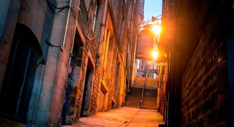 Edinburgh: School of Magic - Craft Your Own Wand Workshop - An In-Depth Look at the Edinburgh School of Magic