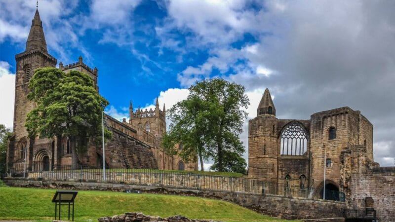 Edinburgh: St Andrews, Dunfermline Abbey and Fife Coast Tour - A Deep Dive Into the Day: What You Can Expect