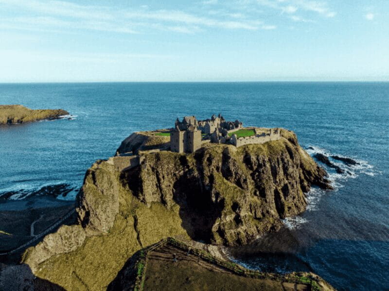 Edinburgh: St Andrews, Dunnottar Castle & Falkland Tour - Dunnottar Castle: The Dramatic Clifftop Fortress