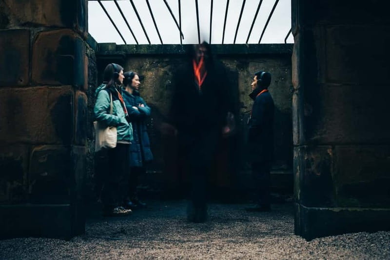 Edinburgh: Underground Vaults and Graveyard Evening Tour - Exploring Edinburgh’s Shadowy Past: An In-Depth Review of the Underground Vaults and Graveyard Tour