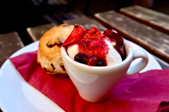 Edinburgh Walking Food Tour With Secret Food Tours - Group Size and Accessibility