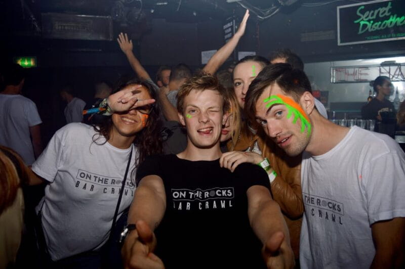 Edinburgh's Best Bar Crawl: Free Shots, Discounts, Photos - Introduction: A Fun, Social Night Out in Edinburgh