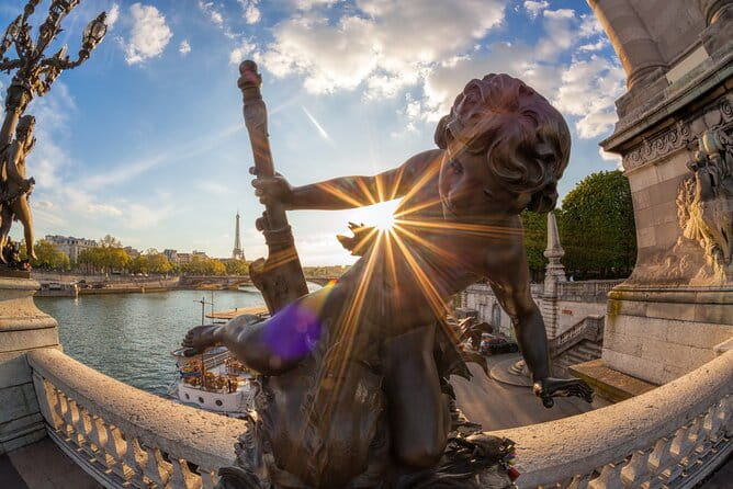 Eiffel Tower Guided Access to 2nd Floor with Summit Option - Detailed Review of the Eiffel Tower Guided Tour Experience