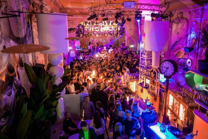 Eindhoven: Pub Crawl with Free Drinks and Entrance - Key points / Takeaways