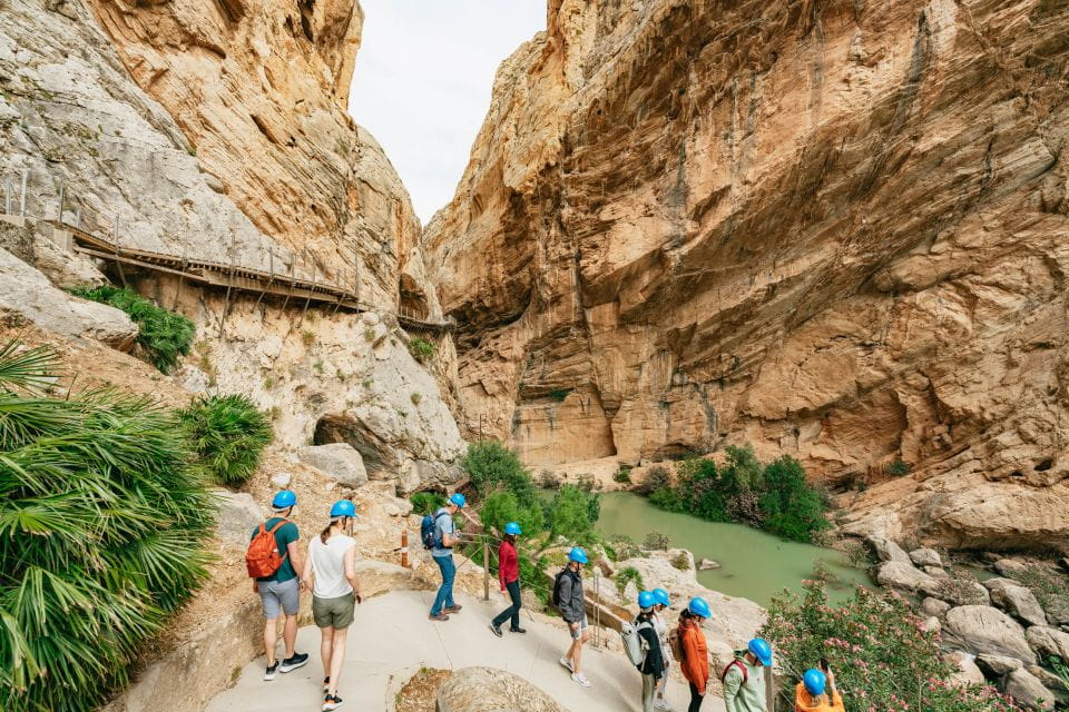 El Chorro: Caminito Del Rey Guided Tour With Shuttle Bus - Accessibility Information