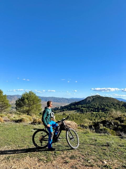 El Chorro: Caminito + Guided Tour With Electric Bike 2h - Group Size and Languages