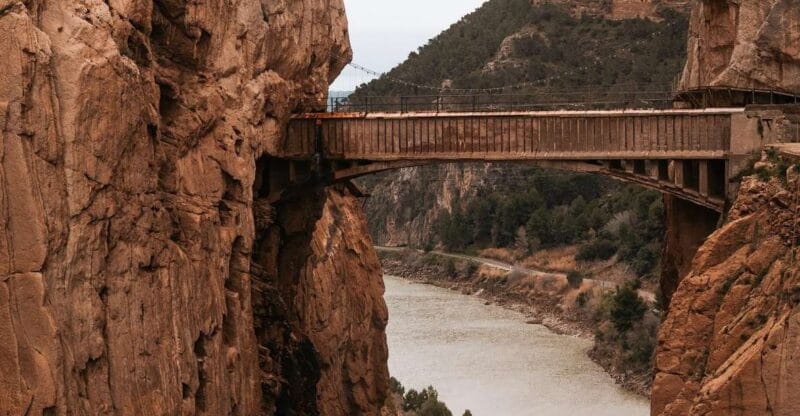 El Chorro: Hike" Caminito del Rey " + E-bike guided tour 2h - Key Points / Takeaways