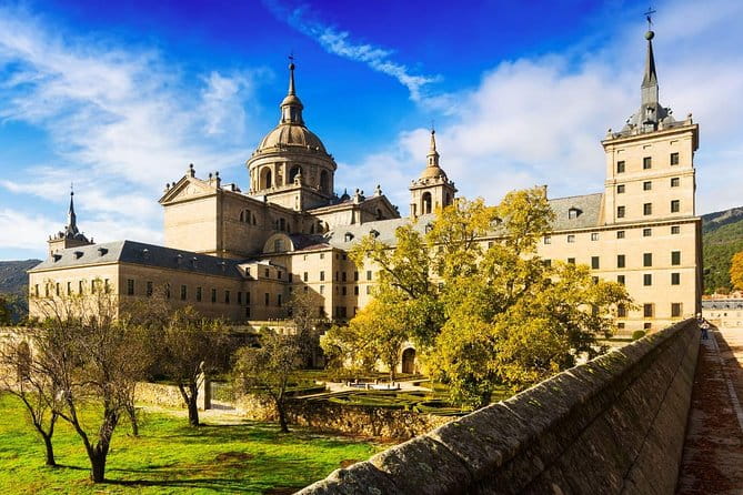 El Escorial and Valley of the Fallen Private Tour - FAQs