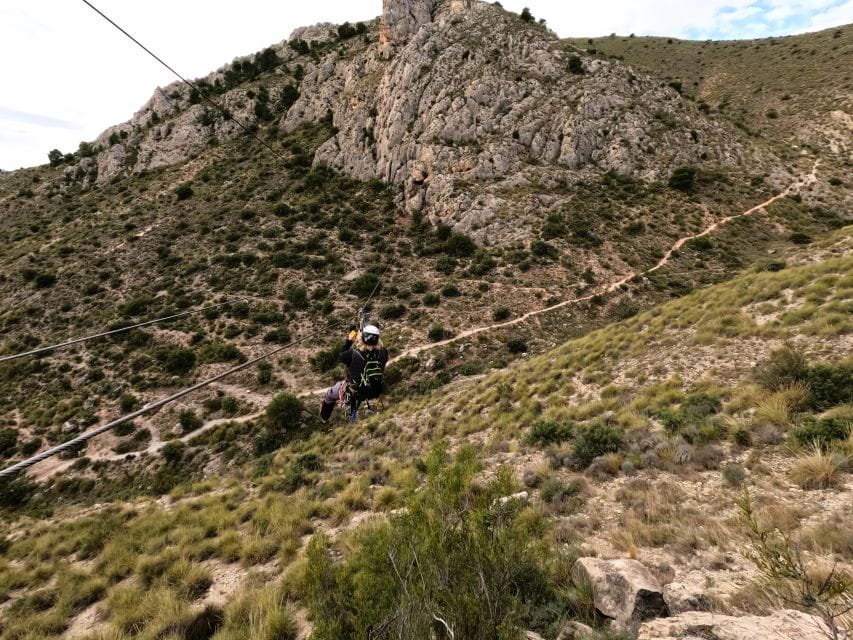 Elda: Bolón Ferrata, Record Zip Line. - Duration and Group Size