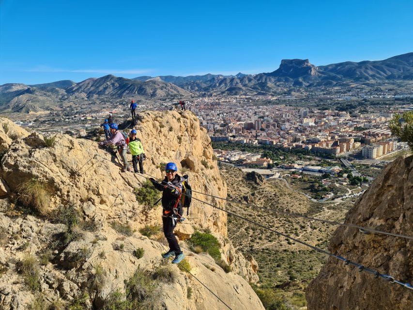 Elda: Bolón Ferrata, Record Zip Line. - Location and Accessibility