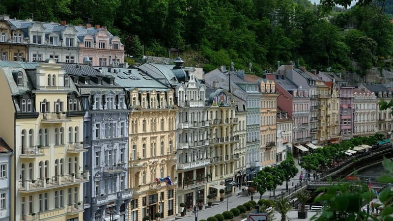 Elegant Karlovy Vary: Private Walking Tour With Local Guide - Key points / Takeaways
