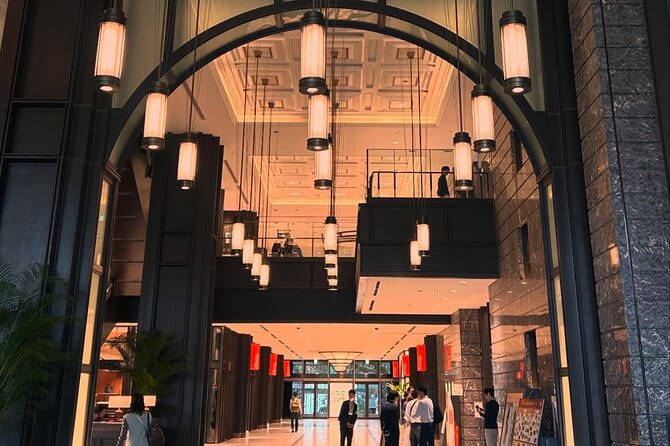 Elegant Tokyo Twilight Walk & Local Dining Experience - Taking in Local Culture