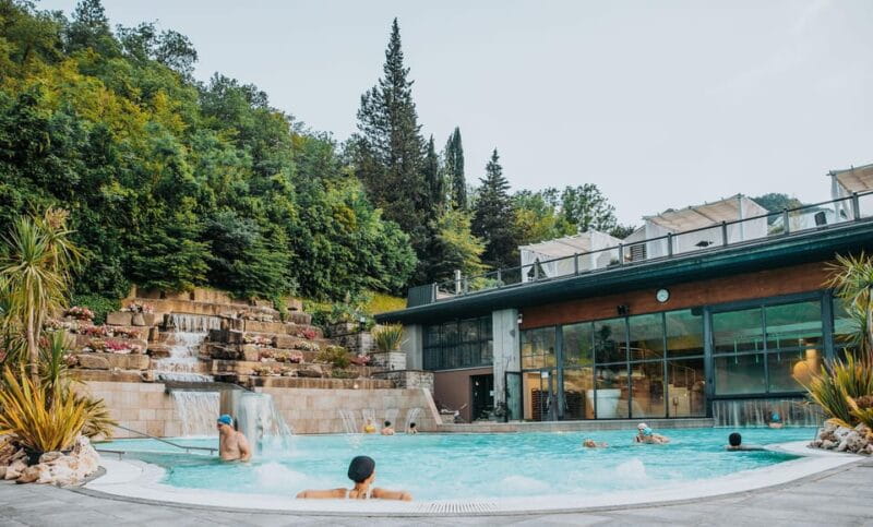 Emilia-Romagna: 25-Minute Massage+Aperitif+2 hour Pool - Key points / Takeaways