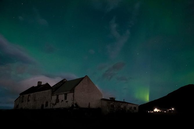 Enchanted Northern Lights: Hot Chocolate & Photos - Small Group! - Sightings Guarantee