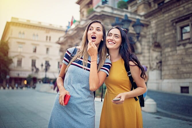 Enchanting eský Krumlov Walking Tour: Echoes of the Past - Admiring art and architecture outside the walls