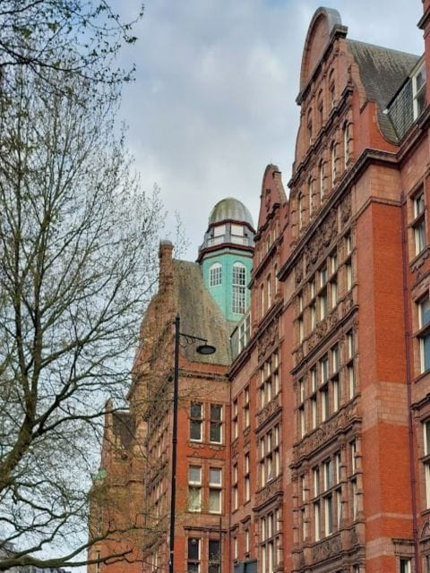 Englands First Industrial City: A Self-Guided Audio Tour - Key Points