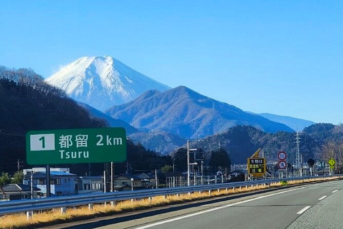 English Guided Mt. Fuji and Lake Kawaguchi Group Tour - Accessibility and Participation