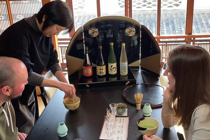 Enjoy the Atmosphere of Takehara the Little Kyoto in Hiroshima - Taking in the Traditional Craft of Daruma Mask Writing