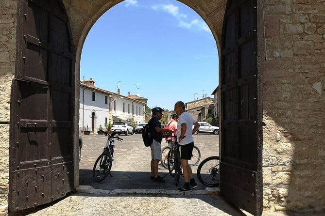 Enobike tour to Lake Corbara and Titignano Castle - Practical Tips and Considerations