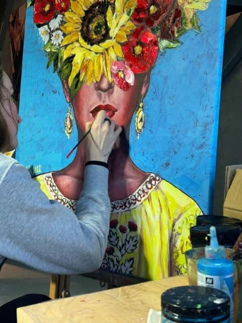 Entrance to the Roots Gallery + 1 glass of wine with snacks + 1 fine art print - The Artistic and Wine Experience: What You Can Expect