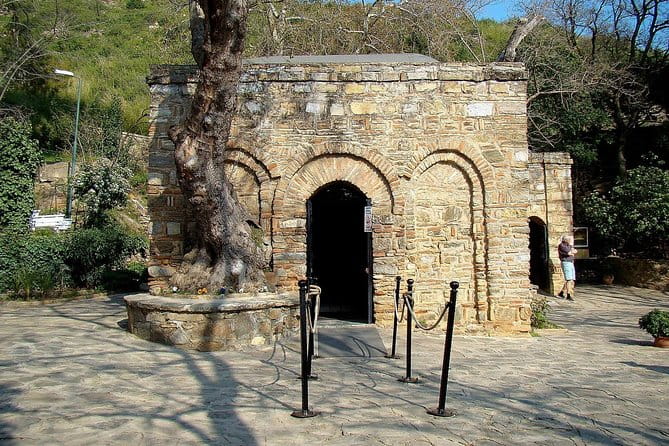 Ephesus Tour from Kusadasi and Selcuk - Practical Aspects: Transportation, Food, and Group Dynamics