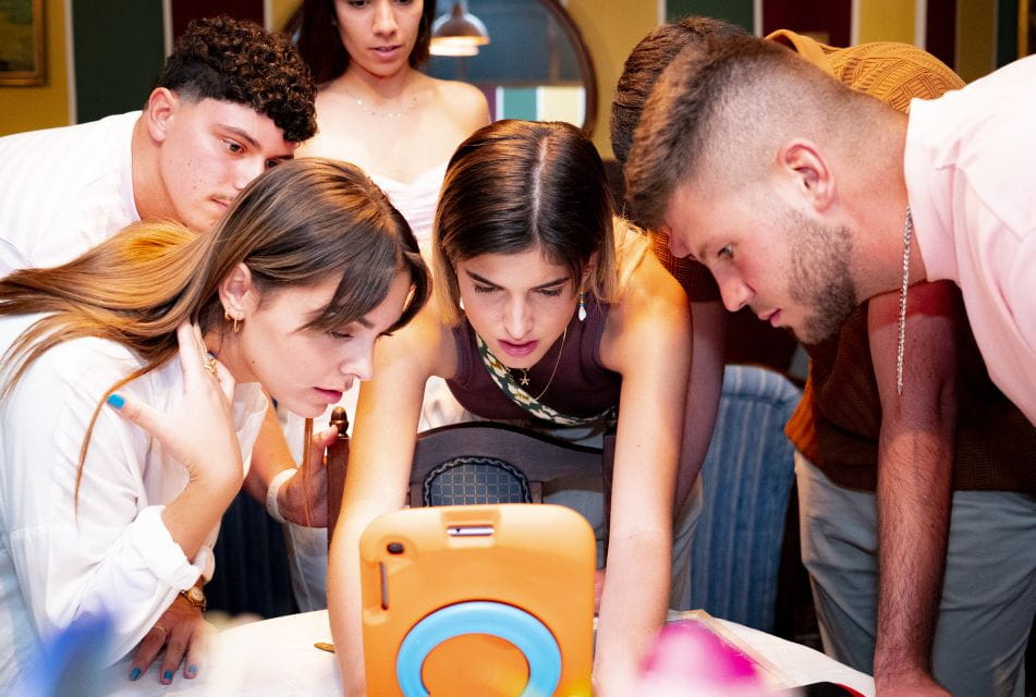 Escape Room "The Found of the Baskervilles" at Holidayworld - Contract Signing