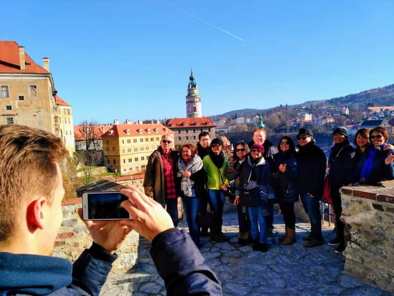 eský Krumlov: Private Day Trip from Prague with Local Guide - Exploring Český Krumlovs Highlights in Depth