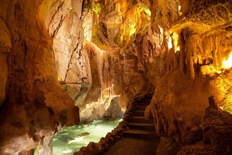 ESPECIAL-Tour to Fátima, Nazaré and Óbidos - VAN - A Deep Dive into the Experience