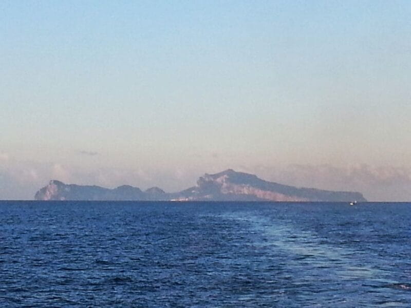 Esperienza Privata a Capri in Barca con Gozzo Classico 3H - Who Is This Tour Best Suited For?